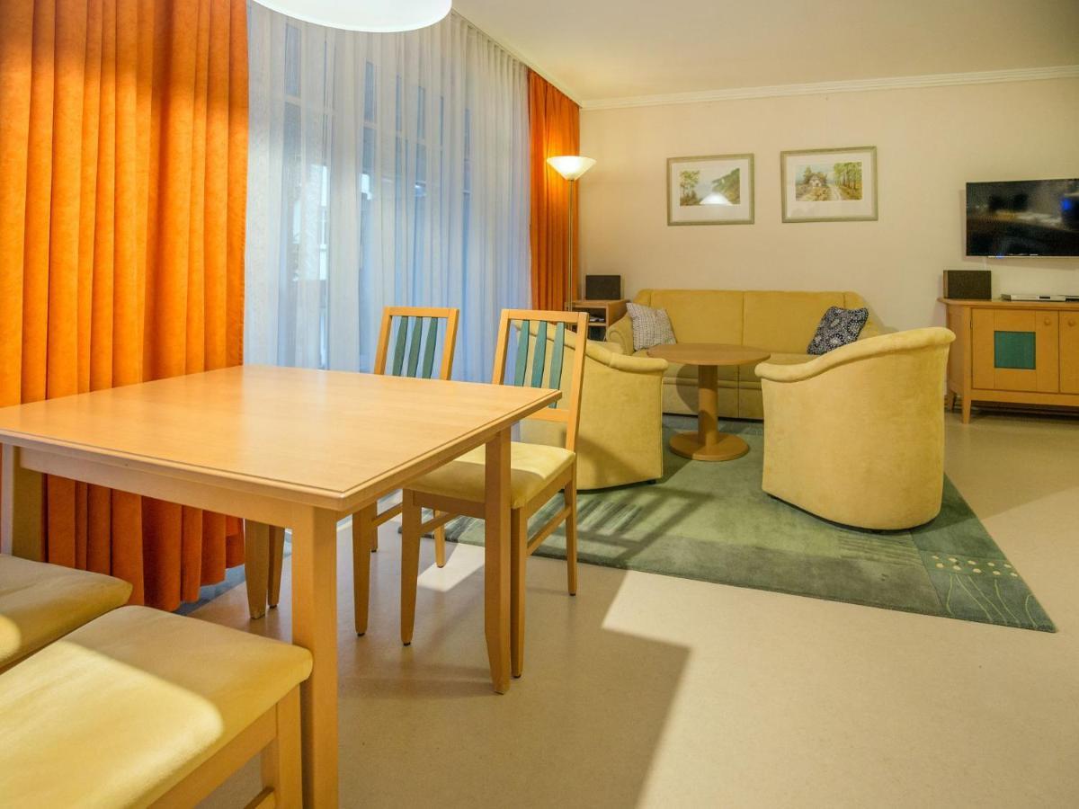 Klassik Mit 1 Schlafzimmer Und Balkon Im Obergeschoss 266 Apartment *