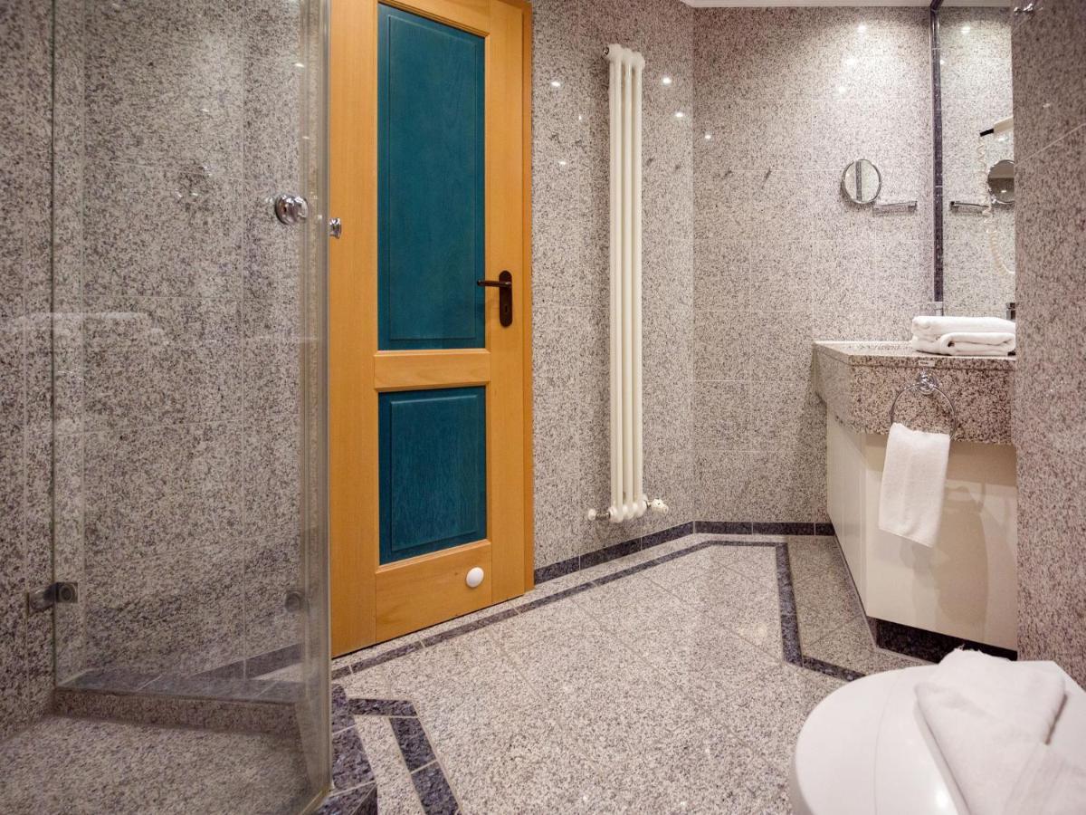 Apartment Klassik Mit 1 Schlafzimmer Und Balkon Im Obergeschoss 266 *